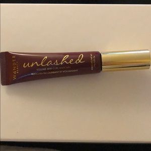 Wander beauty volume and curl mascara